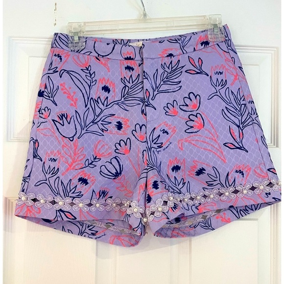 LYN AROUND shorts in lavender with pearl detail - Picture 1 of 4
